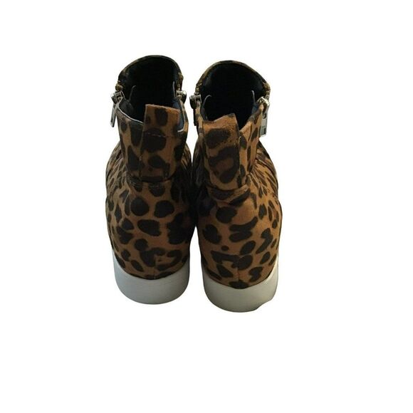 Time and Tru Women’s Leopard Print Ankle Sneakers - Picture 8 of 9